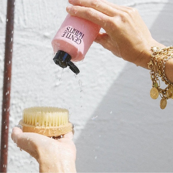 Gentle Habits Byron Bay Ritual Shower Oil 8.1oz - Picture 2 of 3